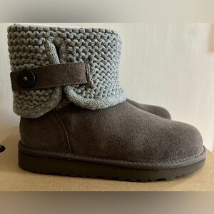 UGG K Darrah Grey size 3